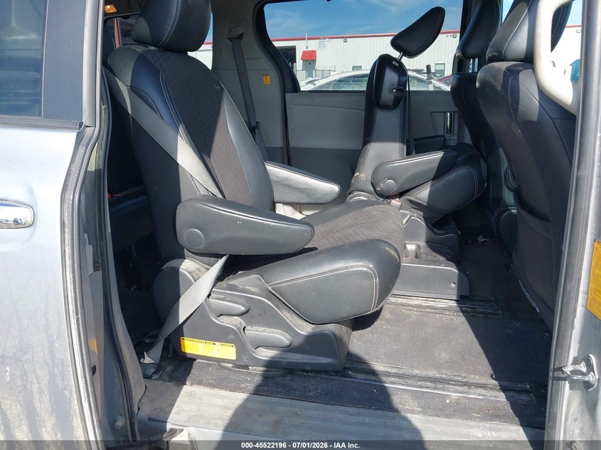 2013 Toyota Sienna VIN 5TDXK3DC2DS318266 IAAI salvage auction — FRONT END, Salvage Title, sold $850 on 2026-07-30 (photo 8)