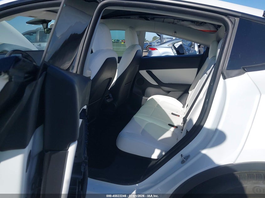 2021 Tesla Model y VIN 5YJYGDEE0MF299023 IAAI salvage auction — RIGHT SIDE, Salvage (California), sold $7,600 on 2026-07-28 (photo 8)