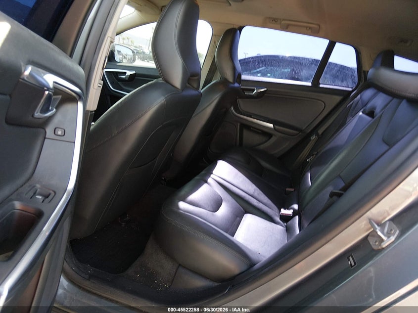2016 Volvo V60 VIN YV1612SK7G1310226 IAAI salvage auction — NORMAL WEAR, Clear (California), sold $300 on 2026-07-24 (photo 8)