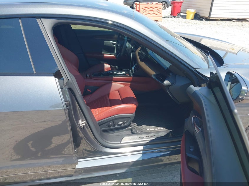 2022 Audi E-tron gt VIN WAUFJBFW2N7004321 IAAI salvage auction — REAR END, Salvage Title, sold $23,300 on 2026-08-19 (photo 5)