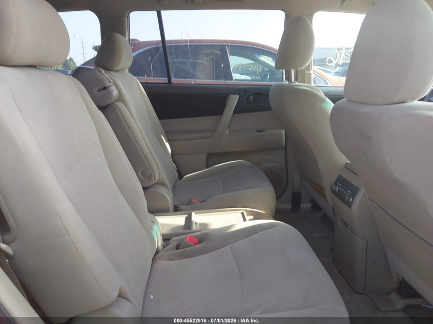 2010 Toyota Highlander VIN 5TDZA3EH8AS005000 IAAI salvage auction — NORMAL WEAR, Clear (Michigan), sold $3,400 on 2026-07-16 (photo 8)