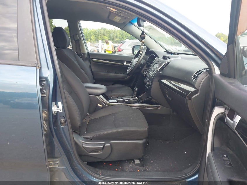 2014 Kia Sorento VIN 5XYKT4A7XEG496493 IAAI salvage auction — NORMAL WEAR, Clear (Tennessee), sold $1,350 on 2026-07-08 (photo 5)