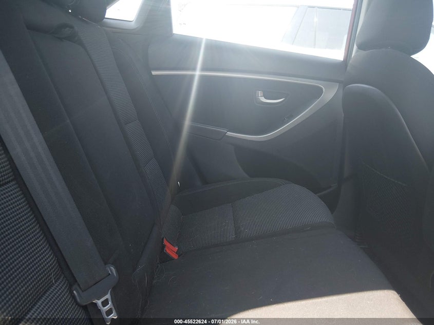 2017 Hyundai Elantra VIN KMHD35LH9HU372282 IAAI salvage auction — NORMAL WEAR, Clear (Delaware), sold $300 on 2026-07-27 (photo 8)