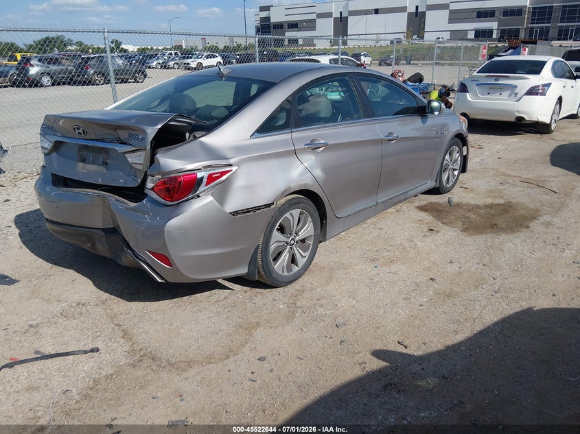2013 Hyundai Sonata VIN KMHEC4A49DA091870 IAAI salvage auction — REAR END, Salvage Title, sold $750 on 2026-07-28 (photo 4)