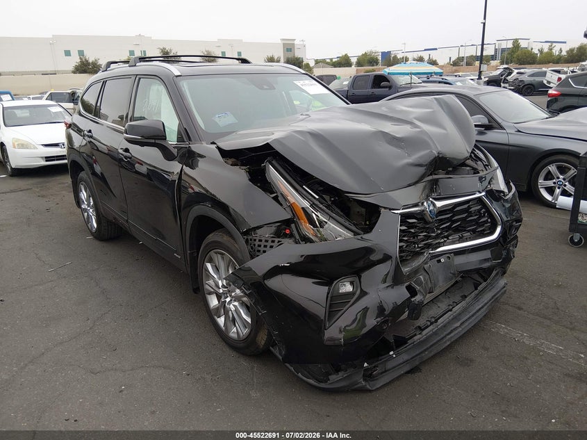 2023 Toyota Highlander VIN 5TDXBRCH3PS124558 IAAI salvage auction — FRONT END, Salvage Title, sold $16,525 on 2026-08-21 (photo 1)