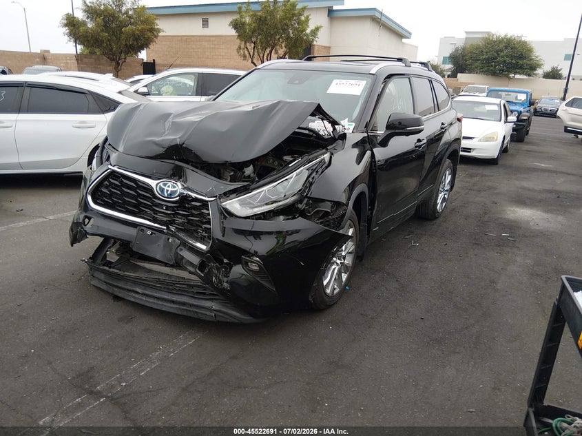2023 Toyota Highlander VIN 5TDXBRCH3PS124558 IAAI salvage auction — FRONT END, Salvage Title, sold $16,525 on 2026-08-21 (photo 2)