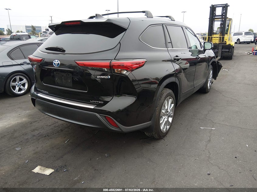 2023 Toyota Highlander VIN 5TDXBRCH3PS124558 IAAI salvage auction — FRONT END, Salvage Title, sold $16,525 on 2026-08-21 (photo 4)