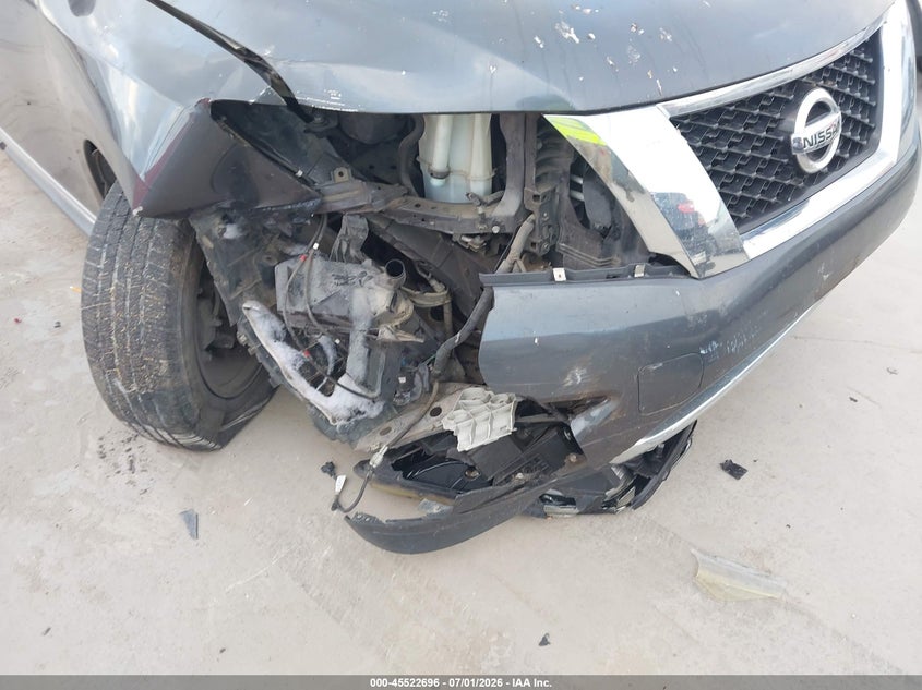 2013 Nissan Pathfinder VIN 5N1AR2MN3DC600944 IAAI salvage auction — RIGHT FRONT, Salvage Title, sold $725 on 2026-08-26 (photo 6)