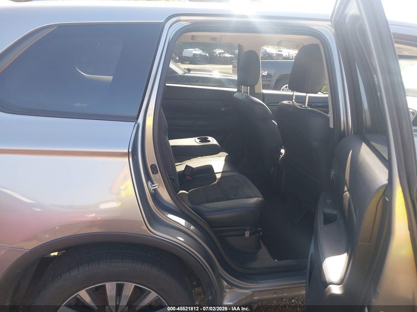2020 Mitsubishi Outlander VIN JA4AZ3A34LZ045490 IAAI salvage auction — RIGHT SIDE, Salvage (Massachusetts), sold $3,900 on 2026-07-31 (photo 8)