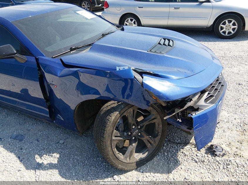 2021 Chevrolet Camaro VIN 1G1FF1R73M0115981 IAAI salvage auction — RIGHT FRONT, Salvage Title, sold $9,000 on 2026-09-07 (photo 6)