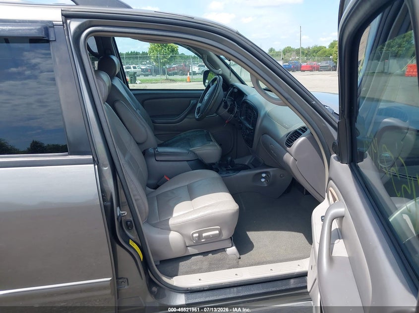 2004 Toyota Sequoia VIN 5TDBT44A44S210890 IAAI salvage auction — SIDE, Clear (Virginia), sold $850 on 2026-07-31 (photo 5)