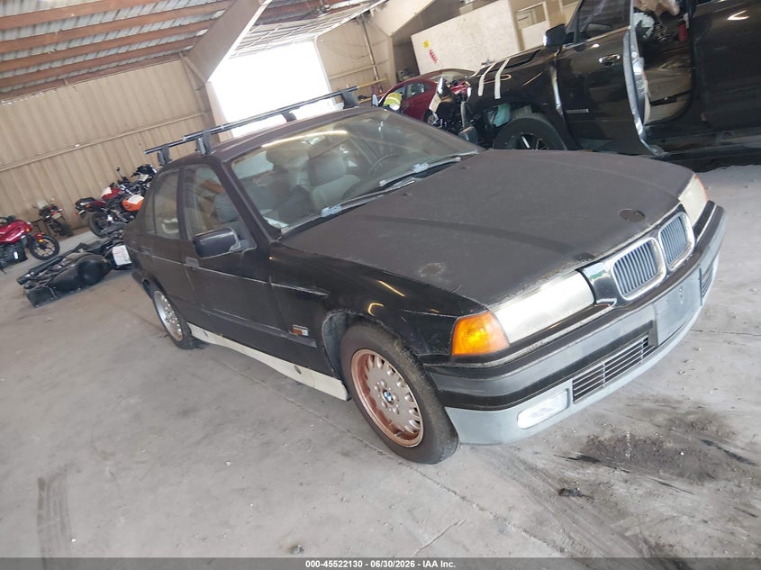1994 BMW 3 series VIN WBACB4325RFM02647 IAAI salvage auction — NORMAL WEAR, Clear (Tennessee), sold $425 on 2026-07-29 (photo 1)
