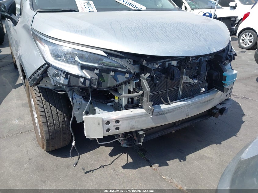 2024 Toyota Sienna VIN 5TDZSKFC4RS137614 IAAI salvage auction — FRONT END, Salvage Title, sold $22,350 on 2026-07-15 (photo 6)
