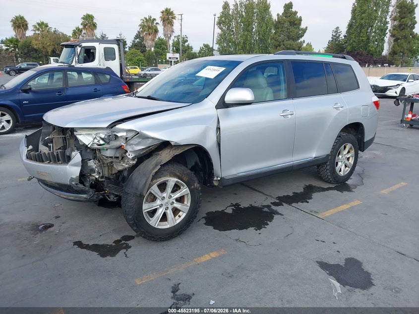 2013 Toyota Highlander VIN 5TDZK3EH2DS114876 IAAI salvage auction — NORMAL WEAR, Salvage (California), sold $900 on 2026-07-20 (photo 2)