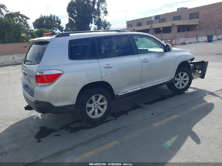 2013 Toyota Highlander VIN 5TDZK3EH2DS114876 IAAI salvage auction — NORMAL WEAR, Salvage (California), sold $900 on 2026-07-20 (photo 4)