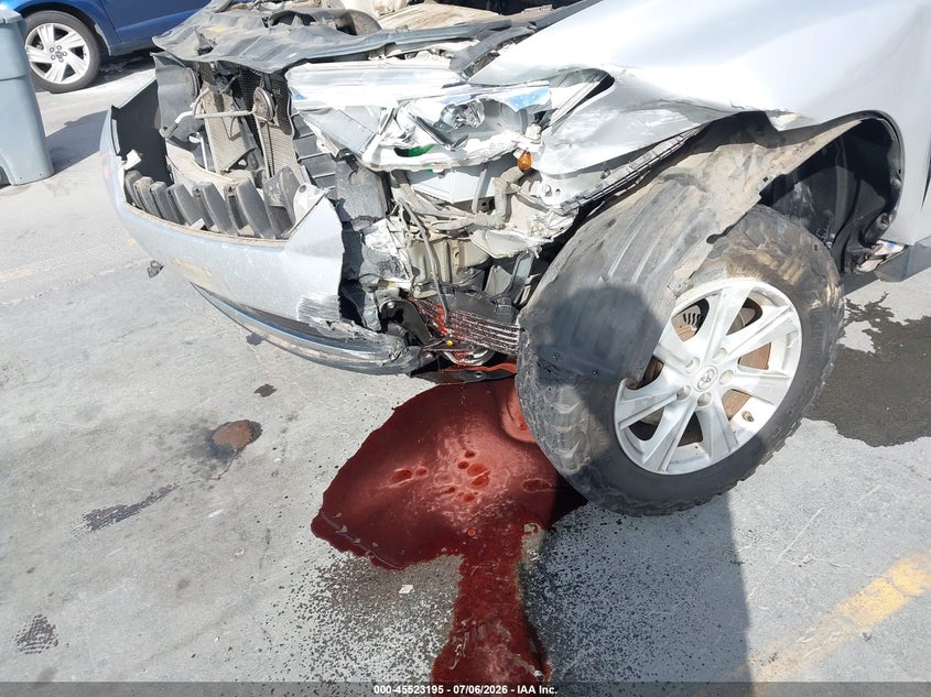 2013 Toyota Highlander VIN 5TDZK3EH2DS114876 IAAI salvage auction — NORMAL WEAR, Salvage (California), sold $900 on 2026-07-20 (photo 6)