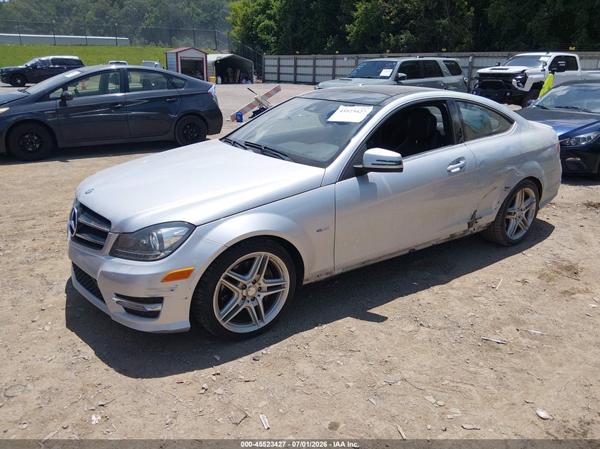 2012 Mercedes-benz C-klasse VIN WDDGJ5HB5CF918154 IAAI salvage auction — SIDE, Clear (Tennessee), sold $1,450 on 2026-07-26 (photo 2)
