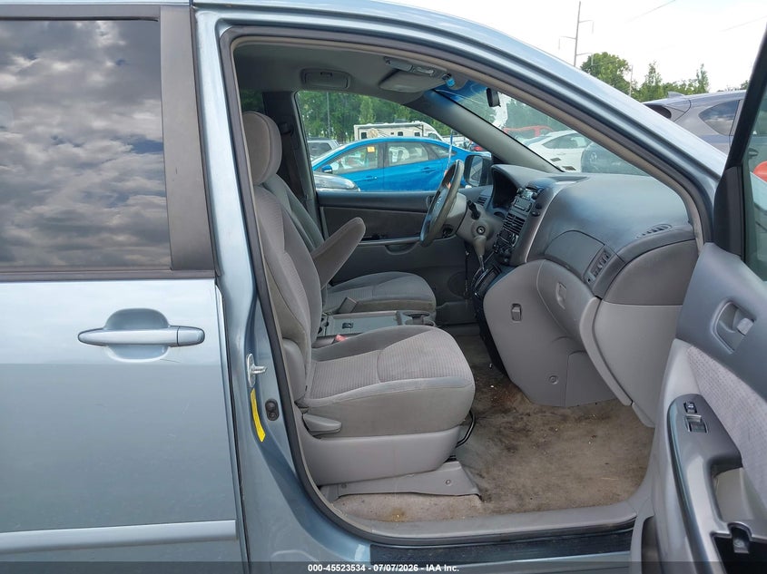 2006 Toyota Sienna VIN 5TDZA23C06S538435 IAAI salvage auction — NORMAL WEAR, Clear (Missouri), sold $425 on 2026-07-20 (photo 5)