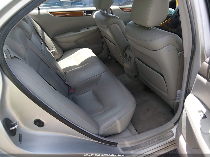 2005 Lexus Es 330 VIN JTHBA30G055056873 IAAI salvage auction — FRONT END, Salvage (Utah), sold $350 on 2026-07-30 (photo 8)