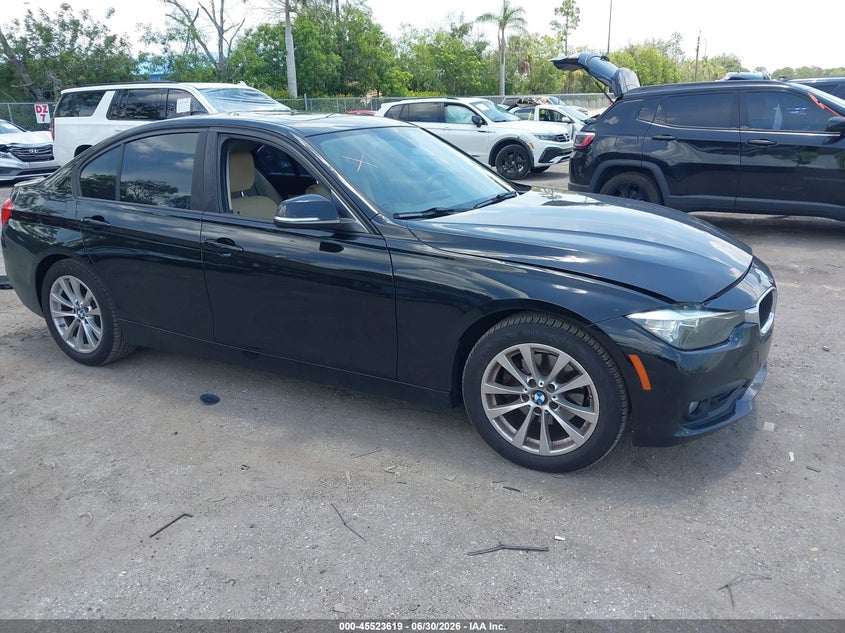 2017 BMW 3er VIN WBA8E1G5XHNU12871 IAAI salvage auction — SIDE, Salvage Title, sold $2,150 on 2026-07-29 (photo 1)