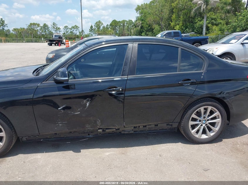 2017 BMW 3er VIN WBA8E1G5XHNU12871 IAAI salvage auction — SIDE, Salvage Title, sold $2,150 on 2026-07-29 (photo 6)