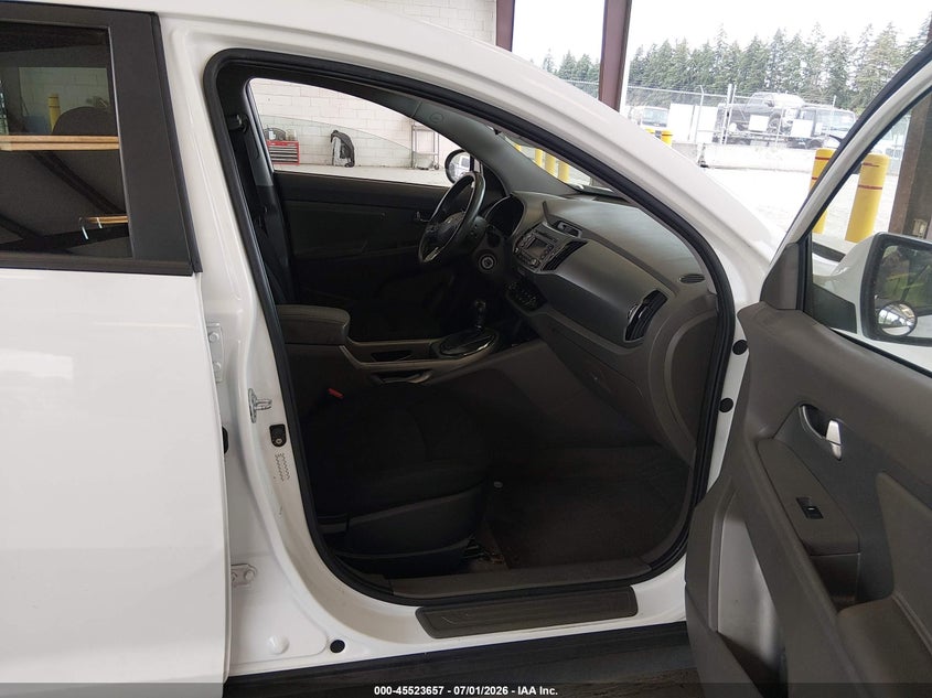 2011 Kia Sportage VIN KNDPBCA28B7077638 IAAI salvage auction — FRONT END, Salvage Title, sold $2,000 on 2026-07-22 (photo 5)