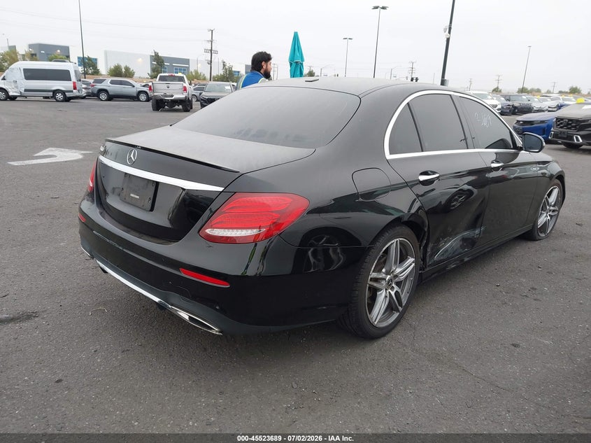2019 Mercedes-benz E-klasse VIN WDDZF4JB0KA601957 IAAI salvage auction — RIGHT SIDE, Salvage Title, sold $11,600 on 2026-07-30 (photo 4)