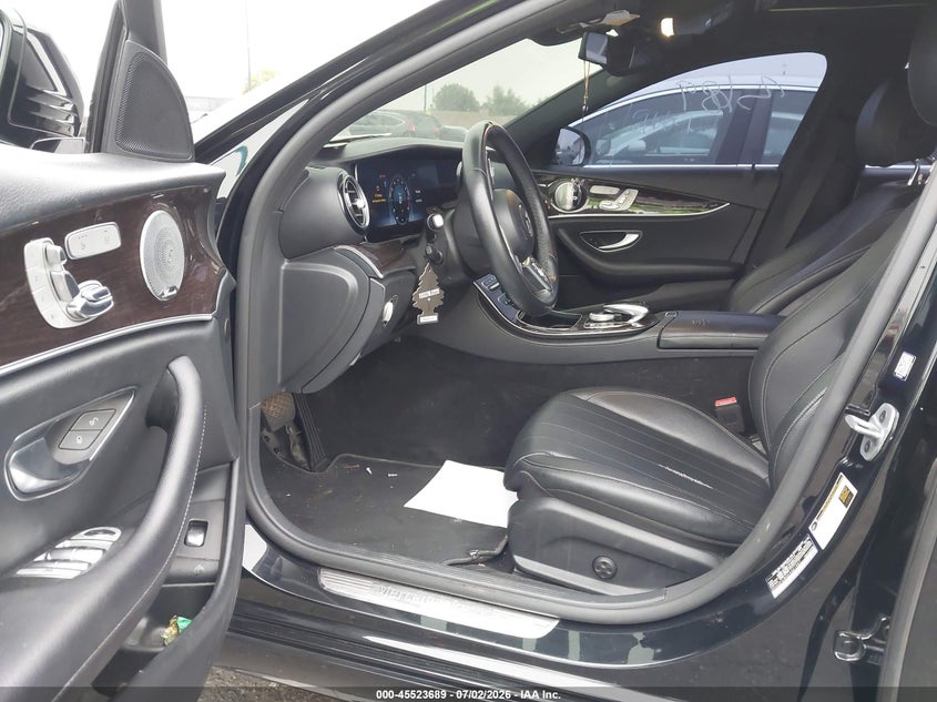 2019 Mercedes-benz E-klasse VIN WDDZF4JB0KA601957 IAAI salvage auction — RIGHT SIDE, Salvage Title, sold $11,600 on 2026-07-30 (photo 5)