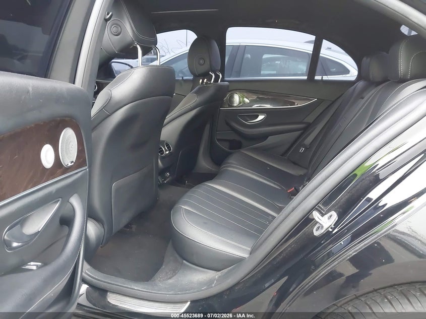 2019 Mercedes-benz E-klasse VIN WDDZF4JB0KA601957 IAAI salvage auction — RIGHT SIDE, Salvage Title, sold $11,600 on 2026-07-30 (photo 8)