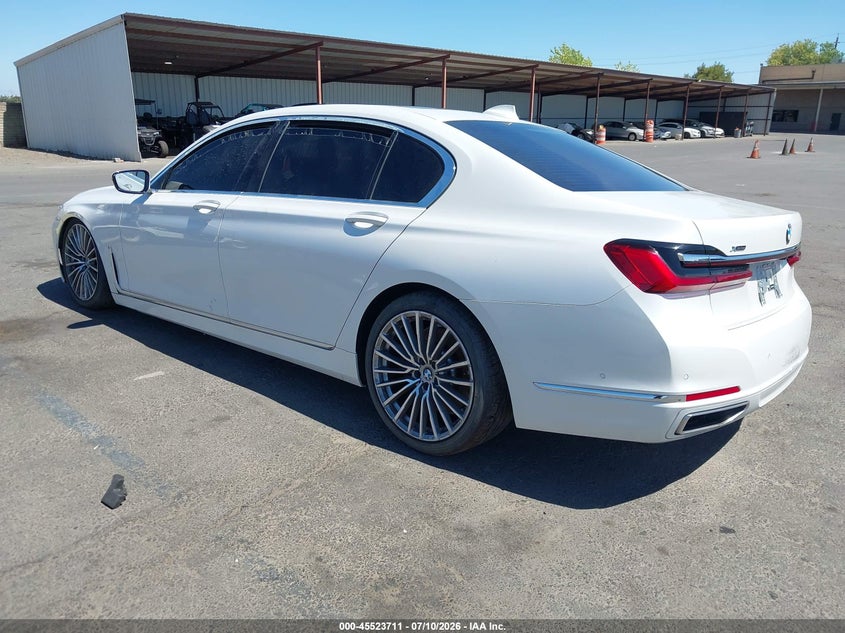 2022 BMW 7er VIN WBA7U2C08NCG91195 IAAI salvage auction — RIGHT FRONT, Salvage Title, sold $10,000 on 2026-08-26 (photo 3)