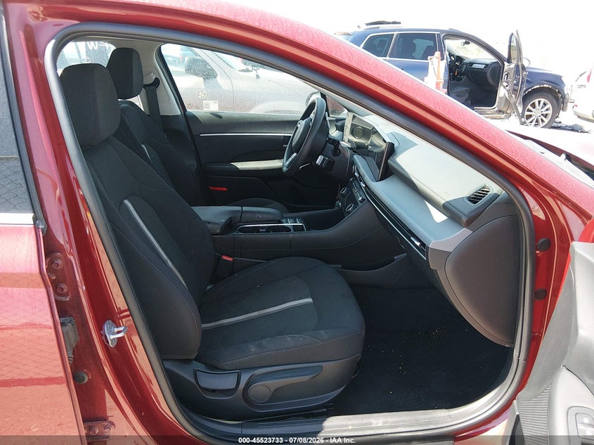 2025 Hyundai Sonata VIN KMHL64JA8SA464088 IAAI salvage auction — FRONT END, Salvage Title, sold $8,300 on 2026-08-19 (photo 5)