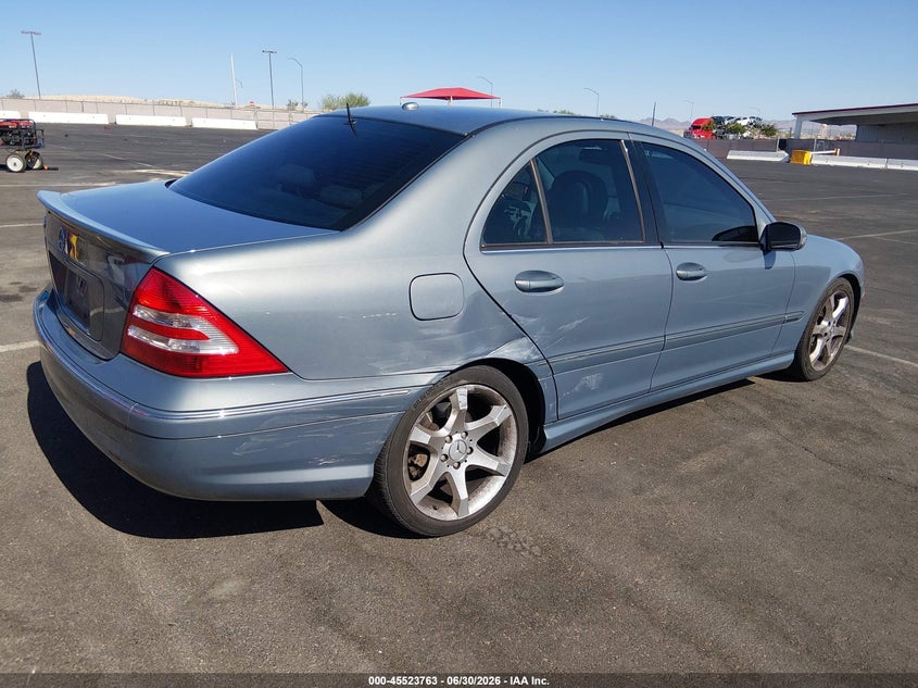 2007 Mercedes-benz C class VIN WDBRF52H07F864588 IAAI salvage auction — SIDE, Salvage (Nevada), sold $450 on 2026-07-15 (photo 4)