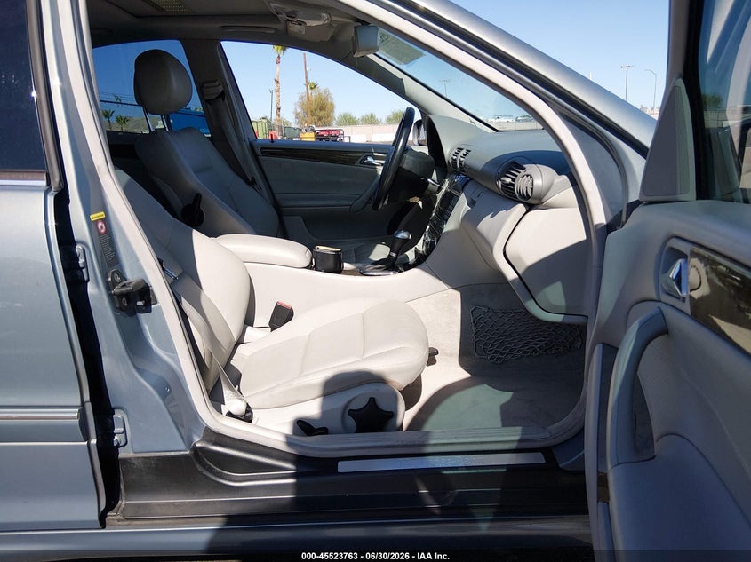 2007 Mercedes-benz C class VIN WDBRF52H07F864588 IAAI salvage auction — SIDE, Salvage (Nevada), sold $450 on 2026-07-15 (photo 5)