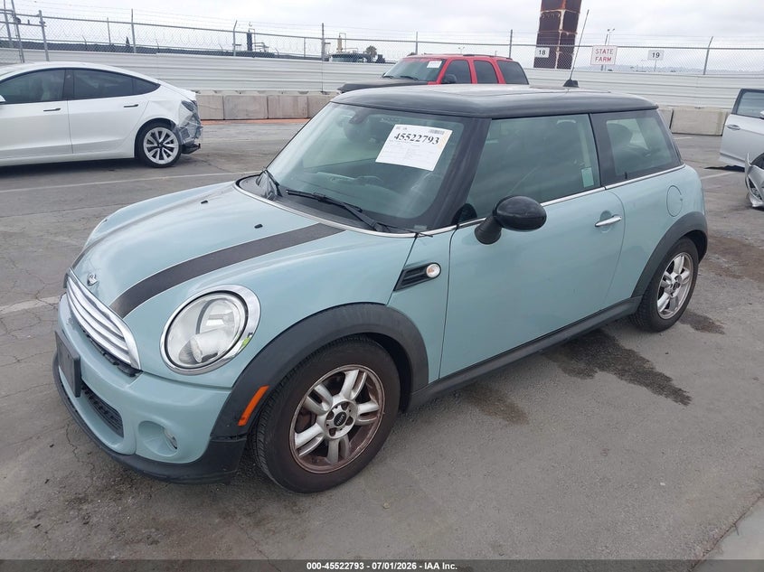 2013 Mini Hard top VIN WMWSU3C56DT680090 IAAI salvage auction — RIGHT SIDE, Salvage Title, sold $1,050 on 2026-09-02 (photo 2)