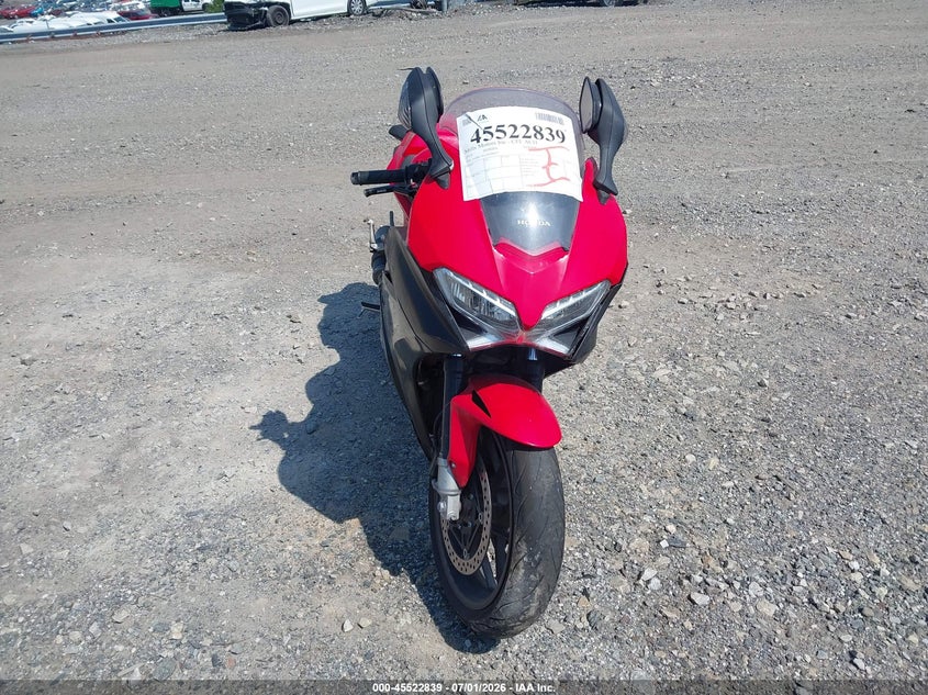 2014 Honda Vfr800 VIN JH2RC7911EK000417 IAAI salvage auction — SIDE, Clear (Pennsylvania), sold $1,425 on 2026-07-29 (photo 5)