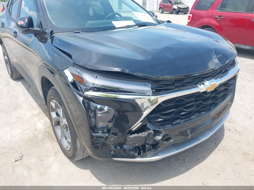 2025 Chevrolet Trax VIN KL77LHEP0SC307872 IAAI salvage auction — FRONT END, Salvage Title, sold $5,700 on 2026-08-01 (photo 6)