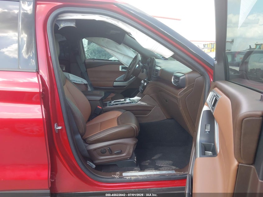 2024 Ford Explorer VIN 1FM5K8LC9RGA43496 IAAI salvage auction — SIDE, Salvage (Texas), sold $10,600 on 2026-07-28 (photo 5)
