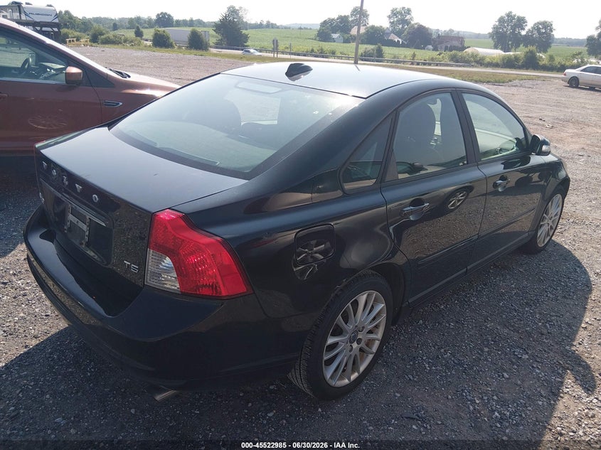 2011 Volvo S40 VIN YV1672MS2B2543087 IAAI salvage auction — NORMAL WEAR, Clear (Pennsylvania), sold $400 on 2026-07-22 (photo 4)