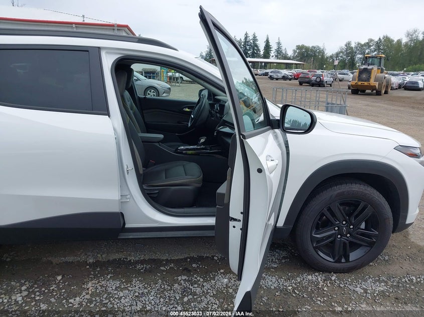 2025 Chevrolet Trax VIN KL77LKEP4SC291883 IAAI salvage auction — SIDE, Salvage Title, sold $6,650 on 2026-07-22 (photo 5)