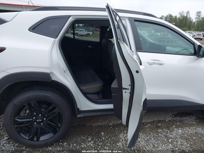 2025 Chevrolet Trax VIN KL77LKEP4SC291883 IAAI salvage auction — SIDE, Salvage Title, sold $6,650 on 2026-07-22 (photo 8)