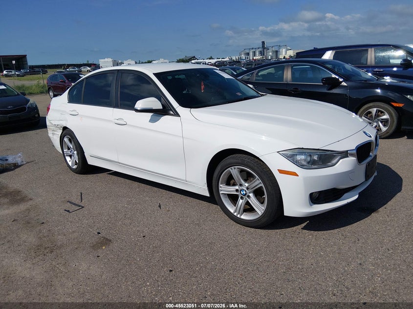 2013 BMW 3er VIN WBA3B5C57DF598325 IAAI salvage auction — REAR END, Prior Salvage (Minnesota), sold $1,250 on 2026-08-17 (photo 1)