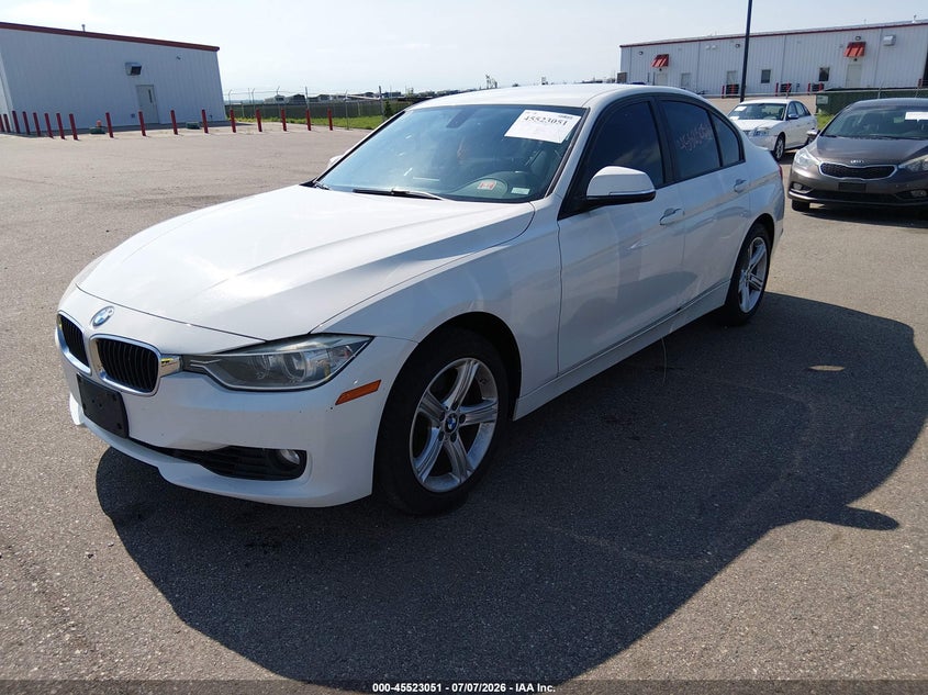 2013 BMW 3er VIN WBA3B5C57DF598325 IAAI salvage auction — REAR END, Prior Salvage (Minnesota), sold $1,250 on 2026-08-17 (photo 2)