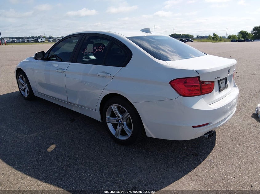 2013 BMW 3er VIN WBA3B5C57DF598325 IAAI salvage auction — REAR END, Prior Salvage (Minnesota), sold $1,250 on 2026-08-17 (photo 3)