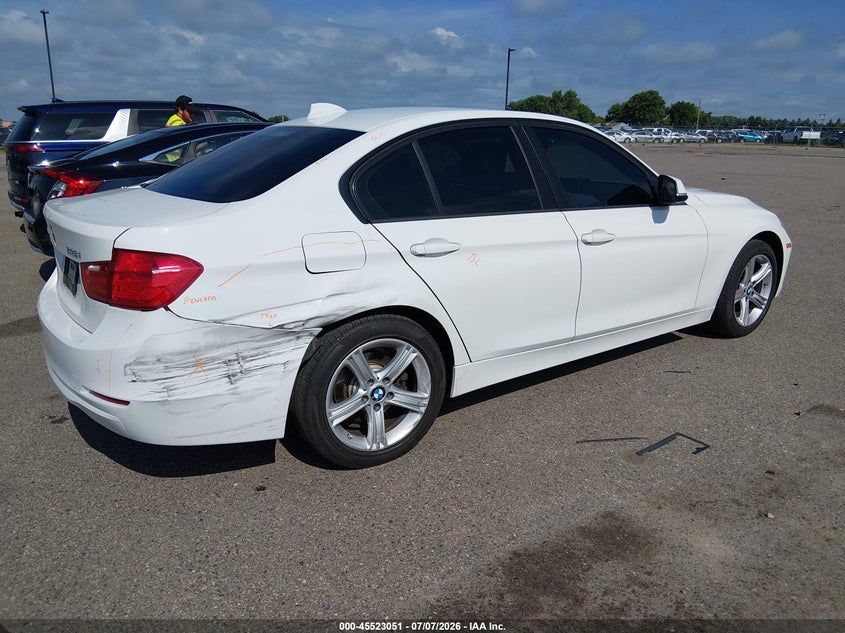 2013 BMW 3er VIN WBA3B5C57DF598325 IAAI salvage auction — REAR END, Prior Salvage (Minnesota), sold $1,250 on 2026-08-17 (photo 4)