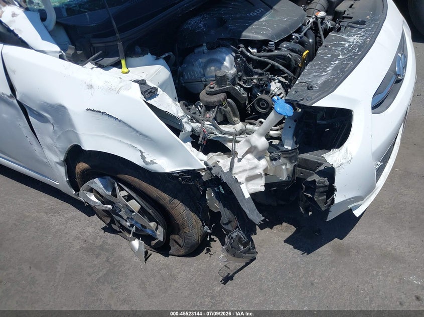 2017 Hyundai Accent VIN KMHCT4AEXHU265384 IAAI salvage auction — RIGHT FRONT, Salvage Certificate (California), sold $725 on 2026-07-22 (photo 6)