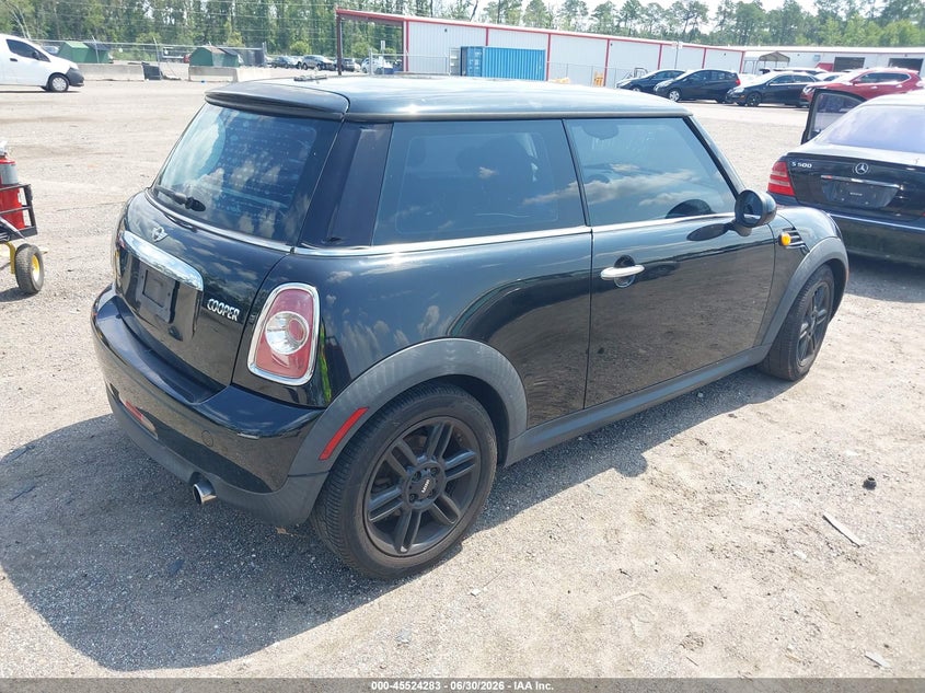2013 Mini Hard top VIN WMWSU3C50DT372462 IAAI salvage auction — NORMAL WEAR, Clear (Florida), sold $25 on 2026-07-28 (photo 4)
