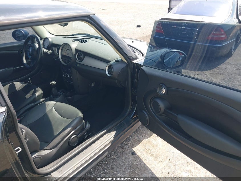 2013 Mini Hard top VIN WMWSU3C50DT372462 IAAI salvage auction — NORMAL WEAR, Clear (Florida), sold $25 on 2026-07-28 (photo 5)