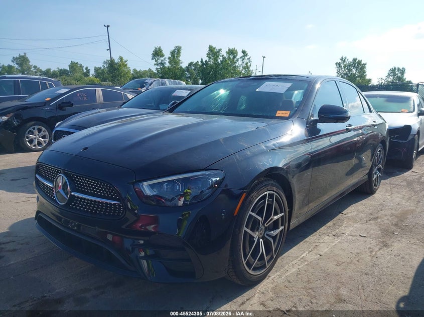 2021 Mercedes-benz E-klasse VIN W1KZF5KBXMA901917 IAAI salvage auction — HAIL, Salvage Title, sold $12,100 on 2026-07-28 (photo 2)