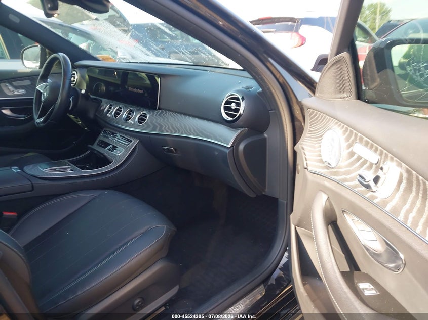 2021 Mercedes-benz E-klasse VIN W1KZF5KBXMA901917 IAAI salvage auction — HAIL, Salvage Title, sold $12,100 on 2026-07-28 (photo 5)