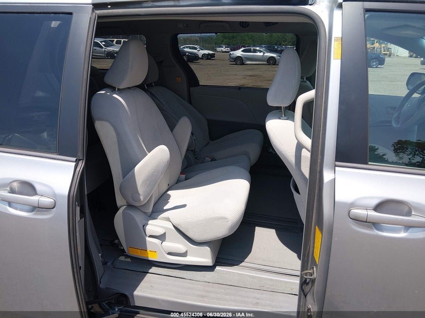 2013 Toyota Sienna VIN 5TDKK3DC9DS298866 IAAI salvage auction — FRONT END, Salvage Title, sold $2,750 on 2026-07-24 (photo 8)